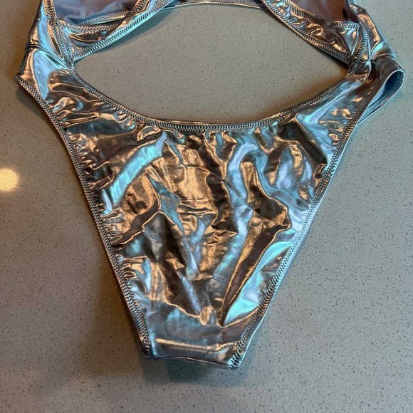NWT Skims Metallic Cut Out One Piece Swimsuit Monokini Nickel Silver 3X - Picture 9 of 9